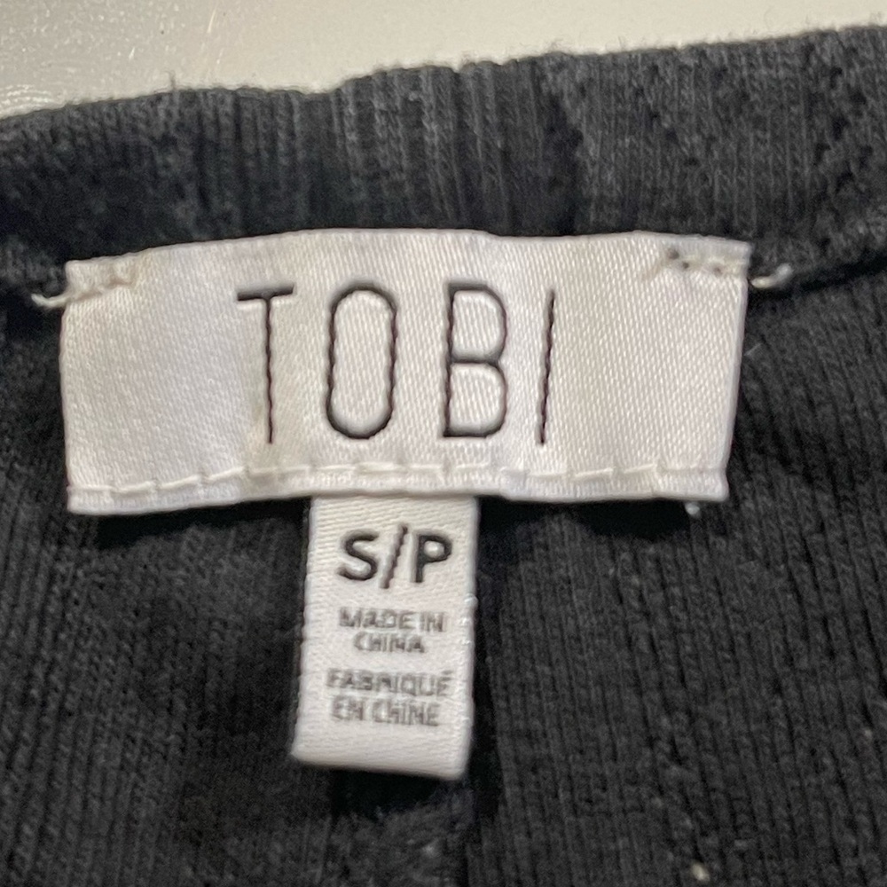 Tobi Black Ruffle Shorts - Picture 4 of 8